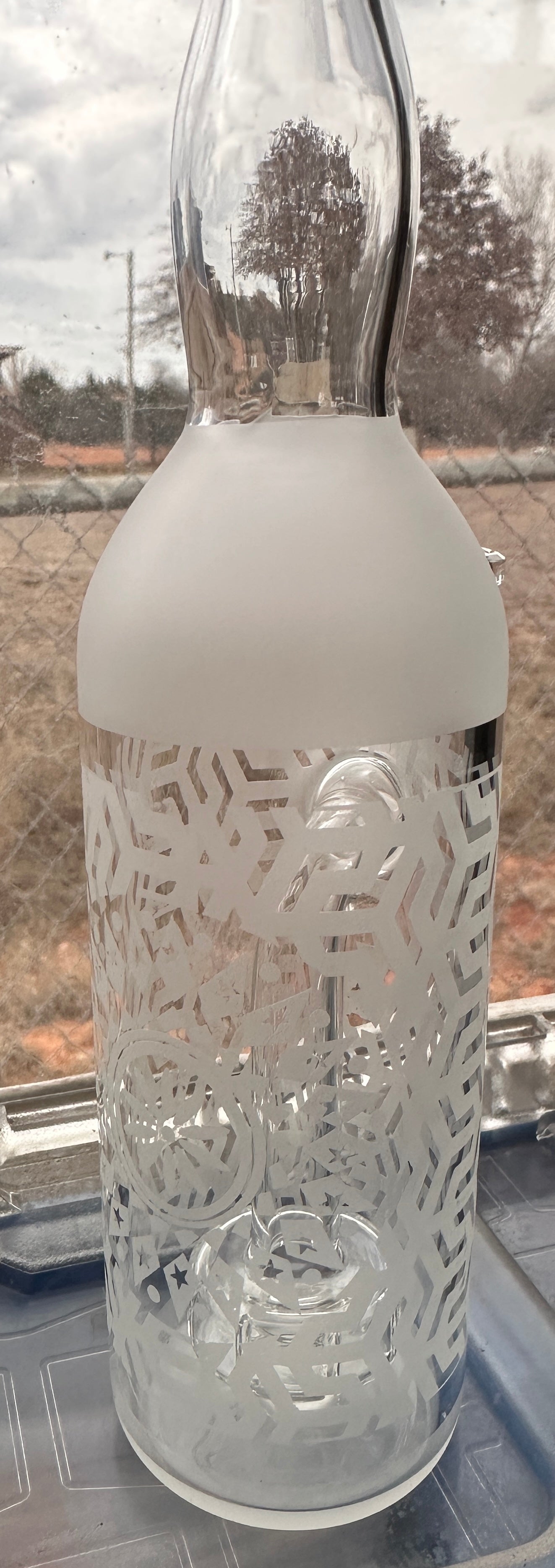 Glass 8” Geometric Sandblast Water Pipe